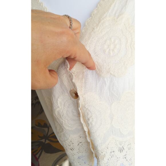 Women's crochet floral cottagecore Top buttoned sheer balloon sleeve cream boho - Picture 6 of 10